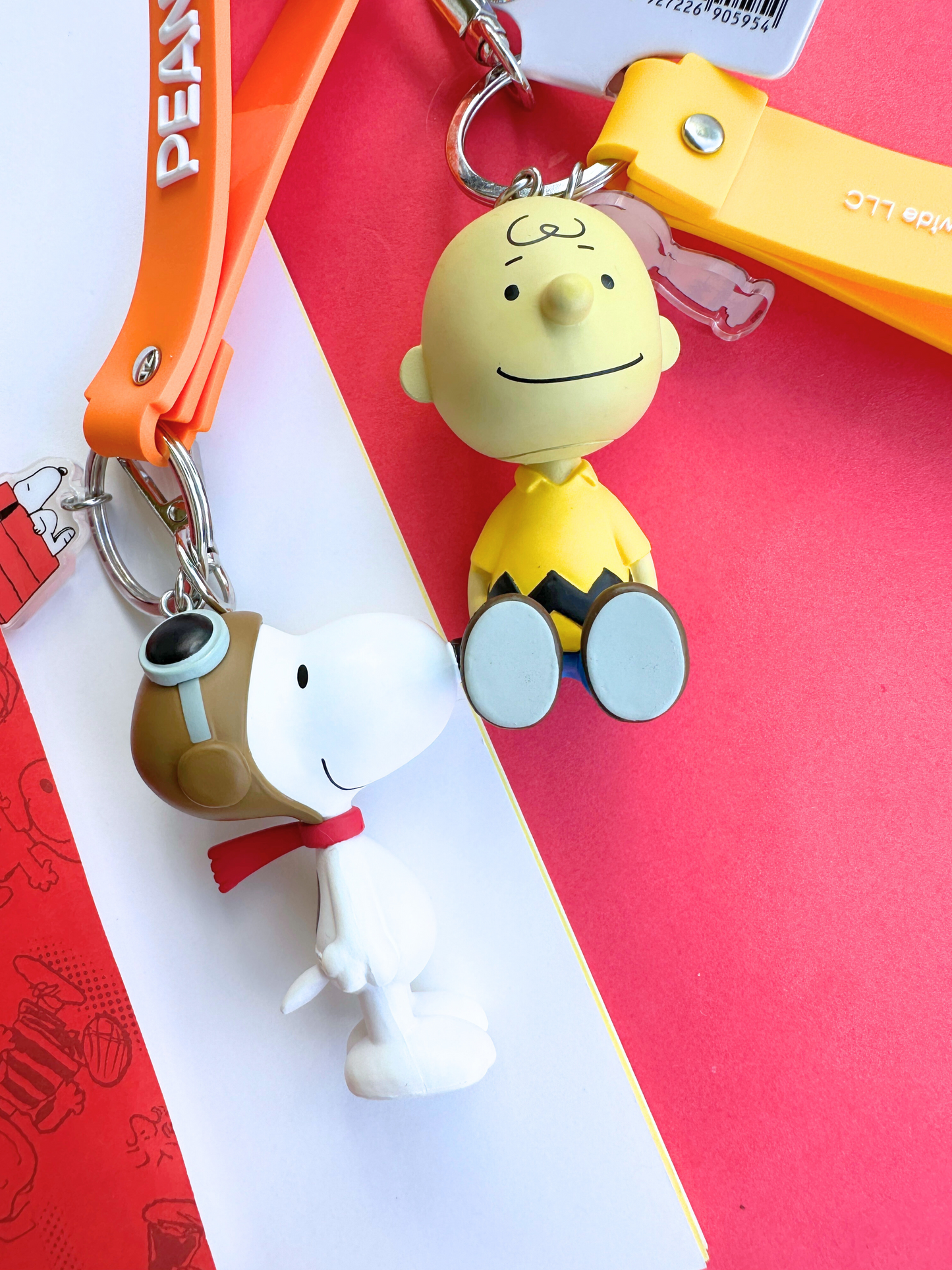 Peanuts Character Key Ring - Official Collectible Peanuts Keychain Charm - Charlie Brown / Snoopy