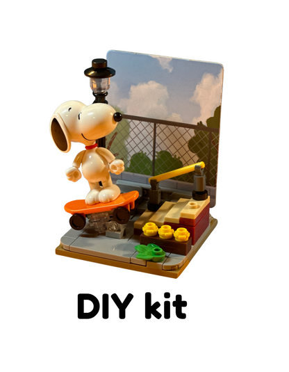 Snoopy Peanuts Building Block "Blind" Box Surprise Mini figurine - DIY Self-assembly