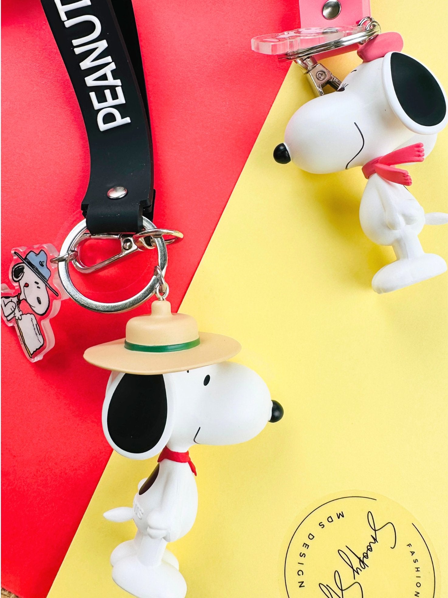 NEW Summer Collection - Snoopy and Friends Key Ring with Charm - Camper Snoopy / Sweet Belle - SnoopBe